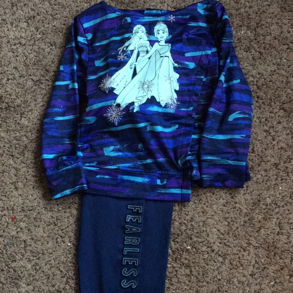 Frozen outfit.
